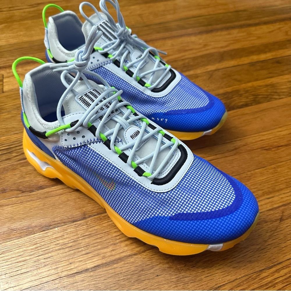 Nike React Live PRM Sneakers - Picture 4 of 11